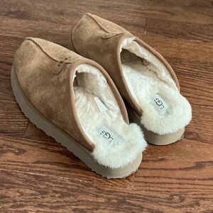 UGG Chestnut Suede Slippers with Plush Lining (Discoquette Slide Slipper) Size 9